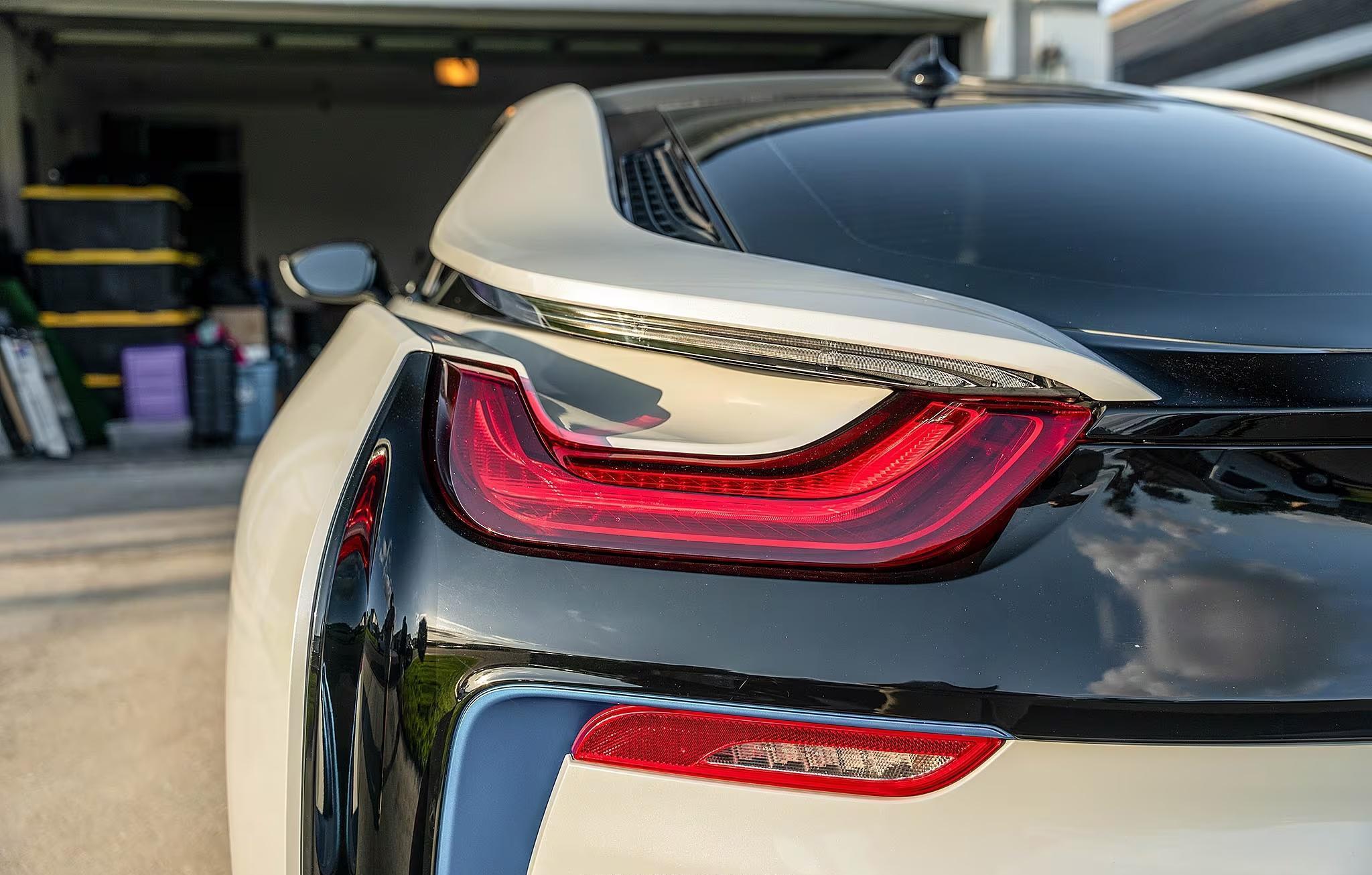 2016 BMW i8