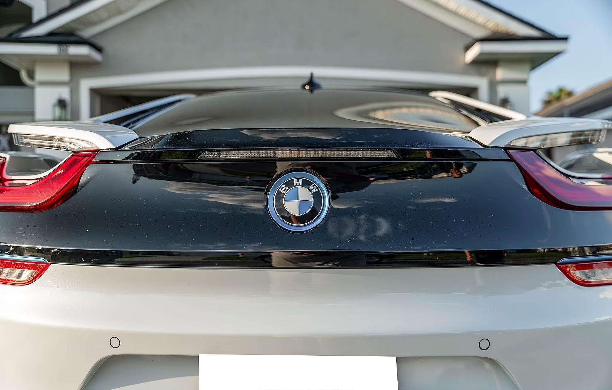 2016 BMW i8