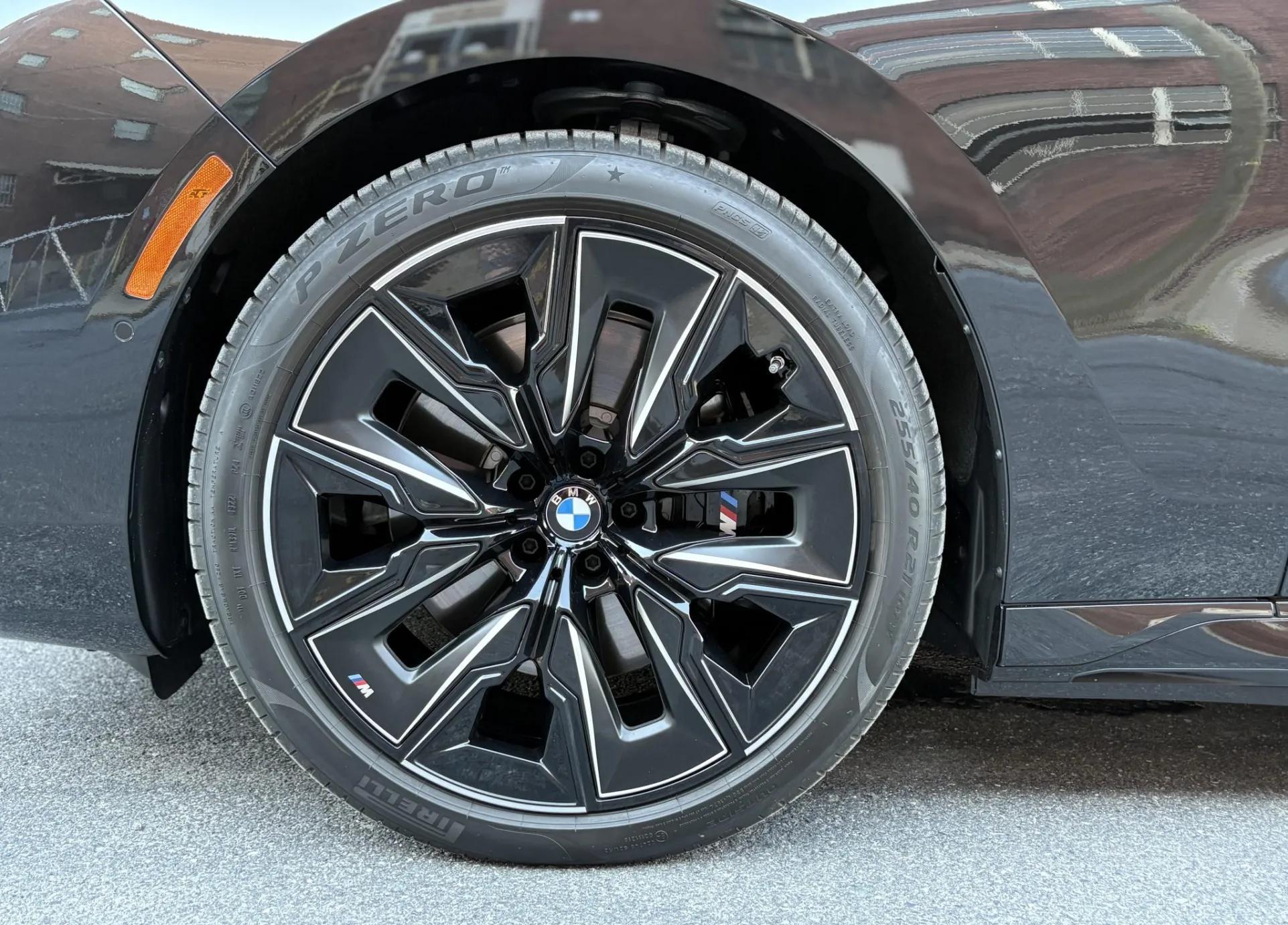 2023 BMW i7 xDrive60 M Sport