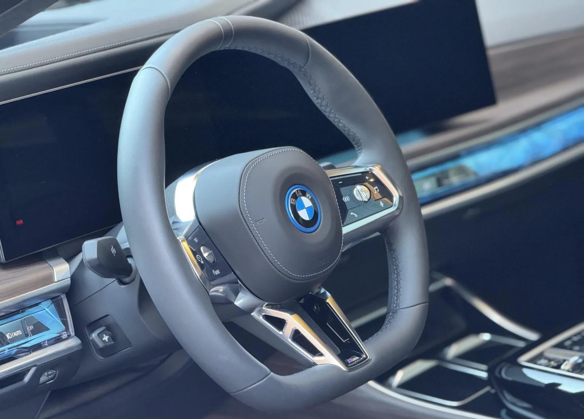 2023 BMW i7 xDrive60 M Sport