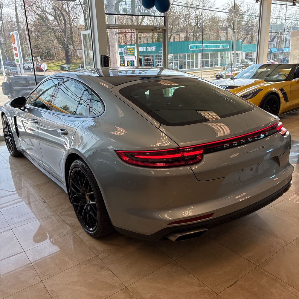 2020 Porsche Panamera 4