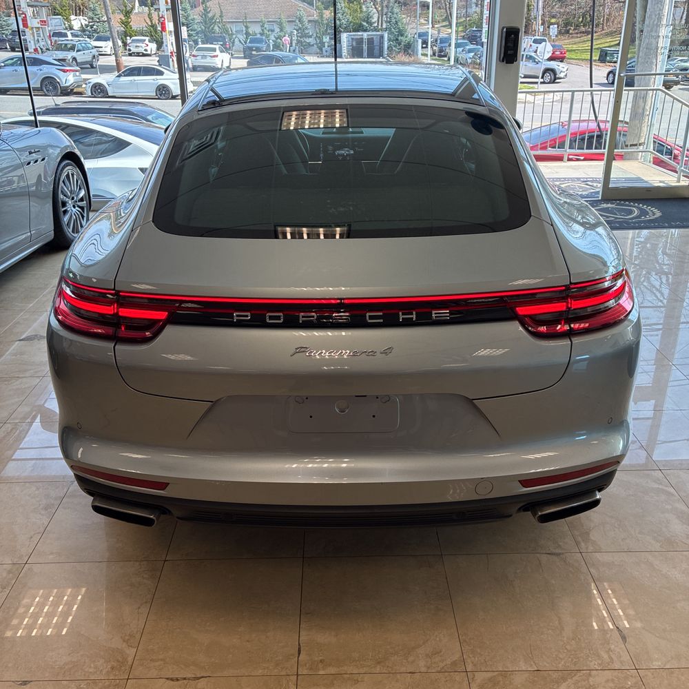 2020 Porsche Panamera 4