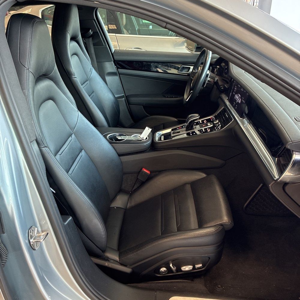 2020 Porsche Panamera 4