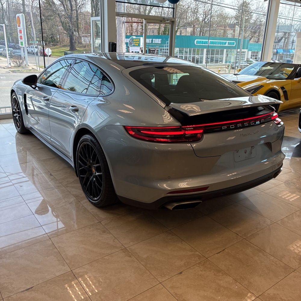 2020 Porsche Panamera 4