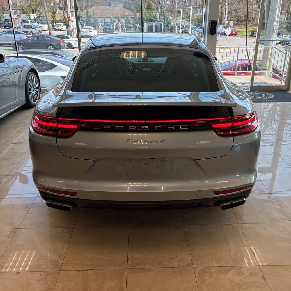 2020 Porsche Panamera 4