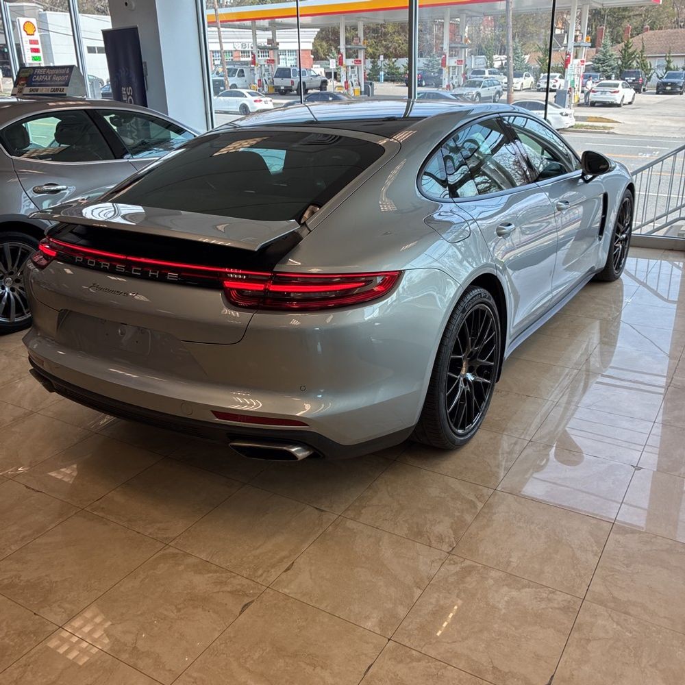 2020 Porsche Panamera 4