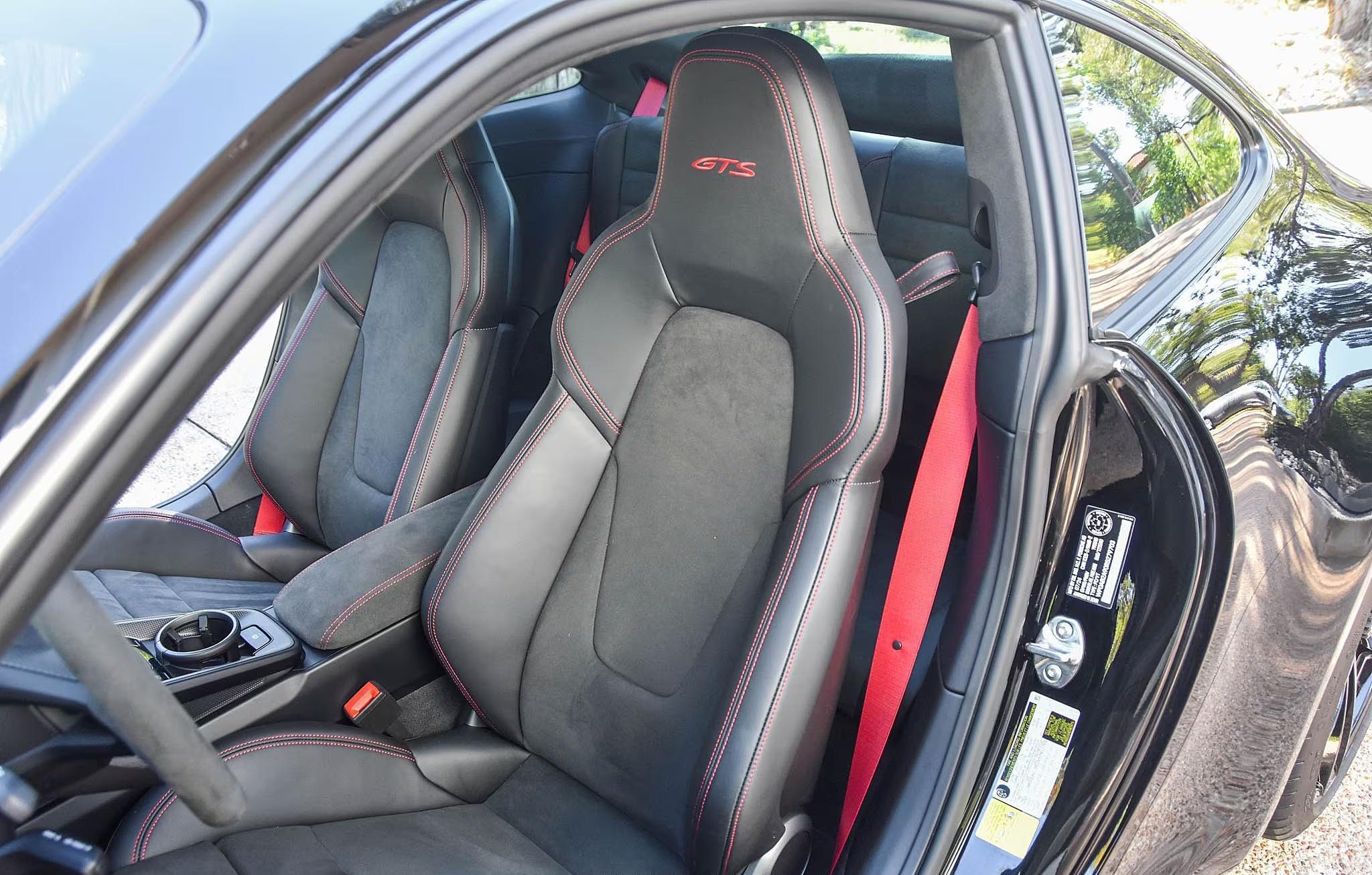 2024 Porsche 911 Carrera GTS