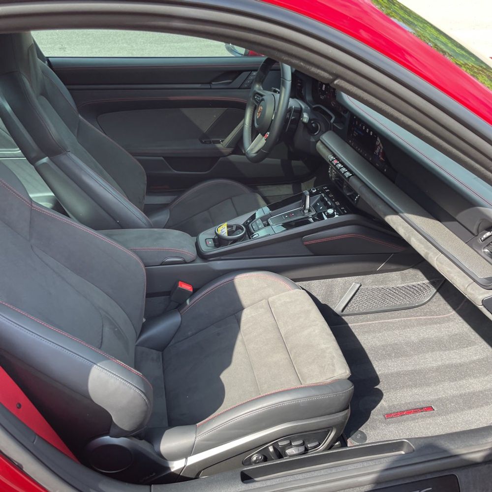 2025 Porsche 911 Carrera GTS