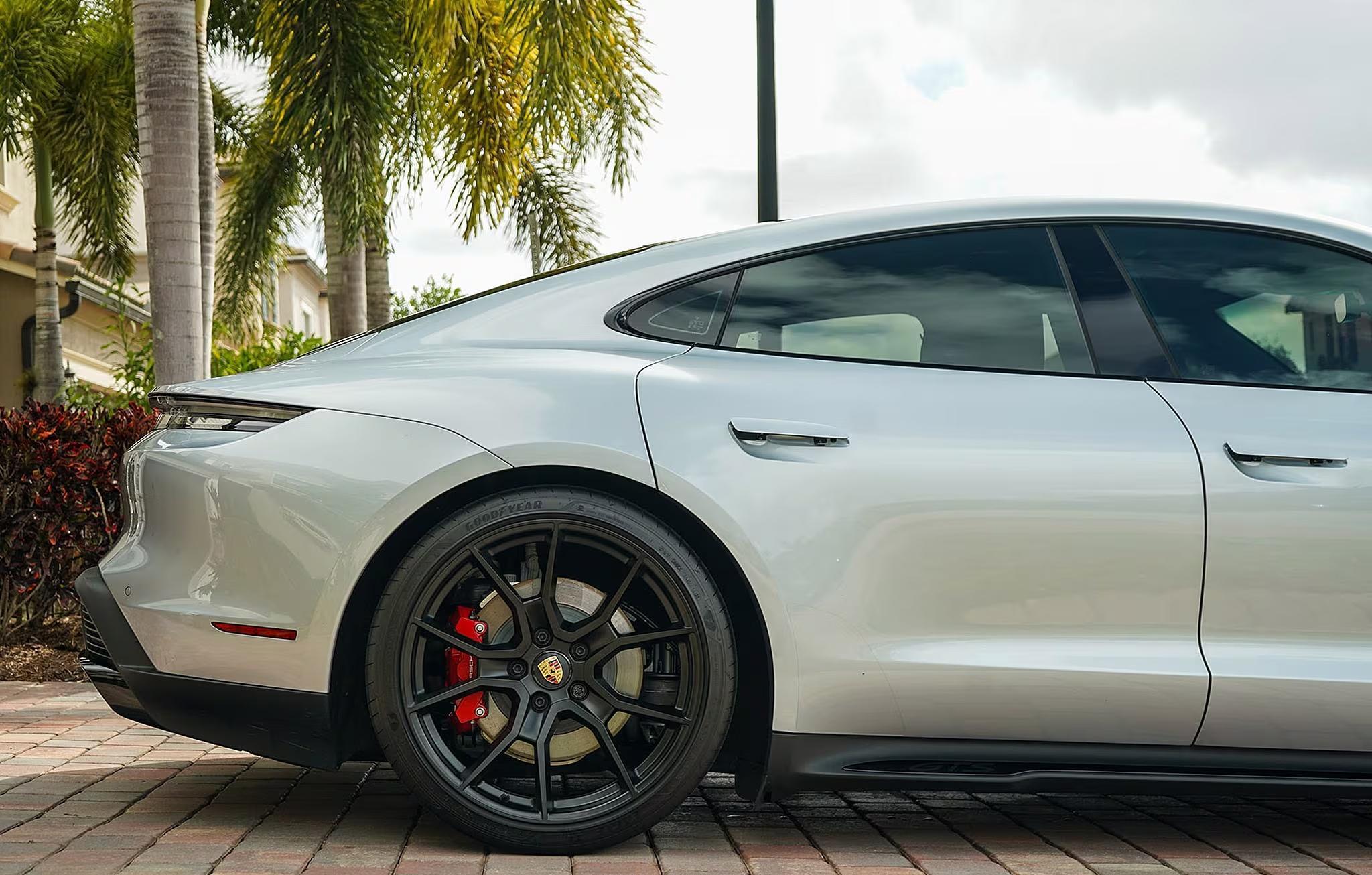 2024 Porsche Taycan GTS