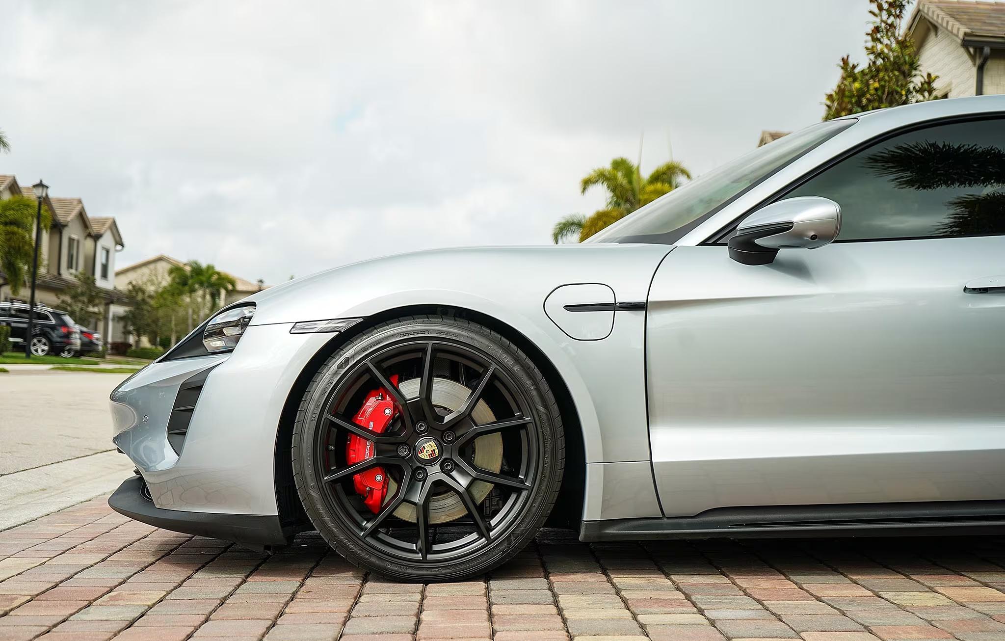 2024 Porsche Taycan GTS