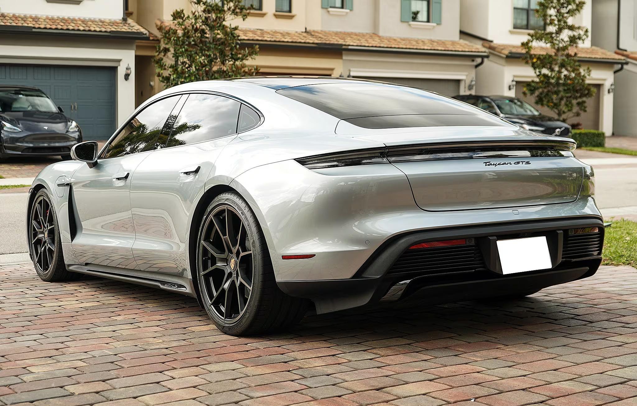 2024 Porsche Taycan GTS