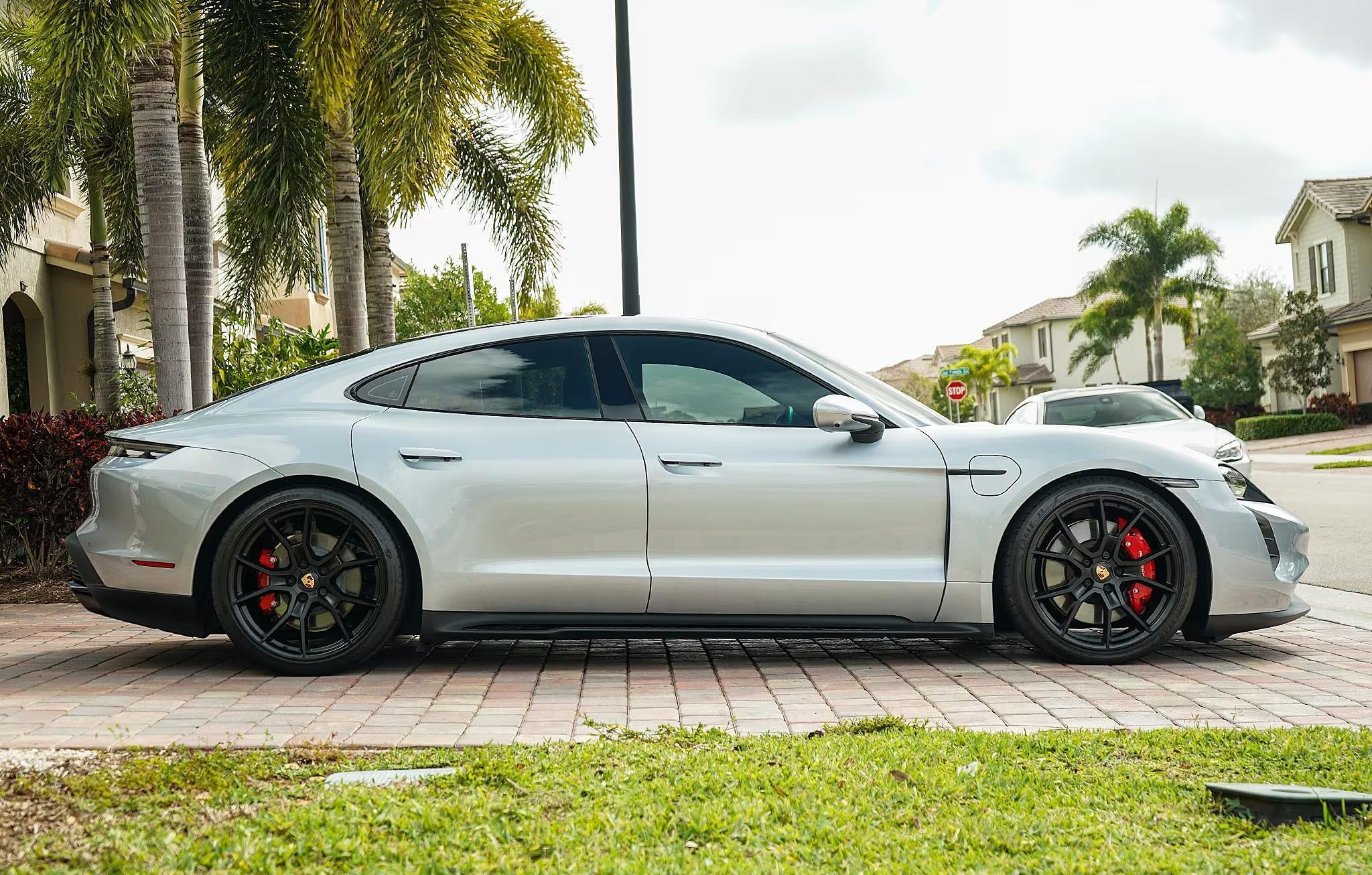 2024 Porsche Taycan GTS
