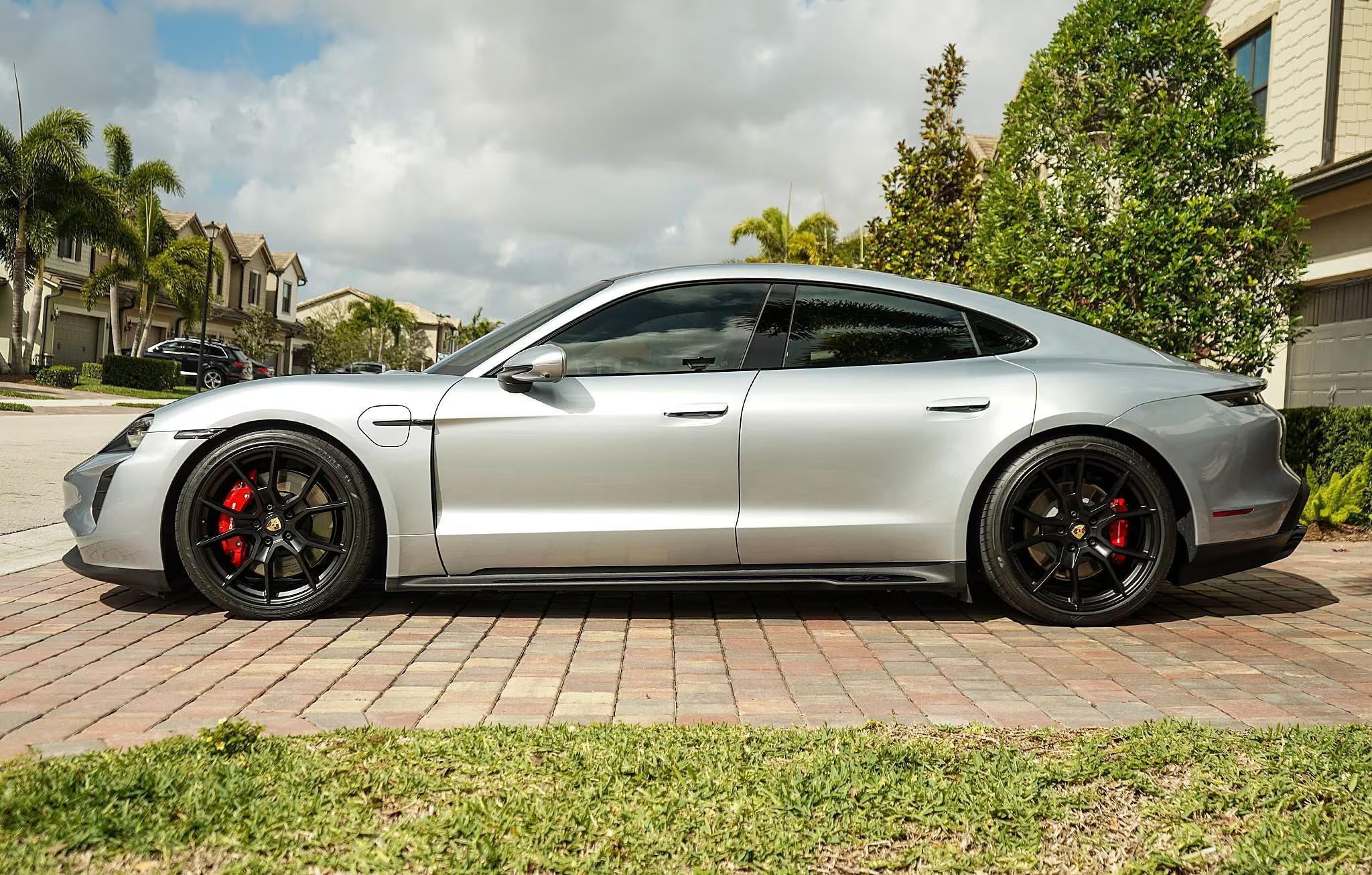 2024 Porsche Taycan GTS