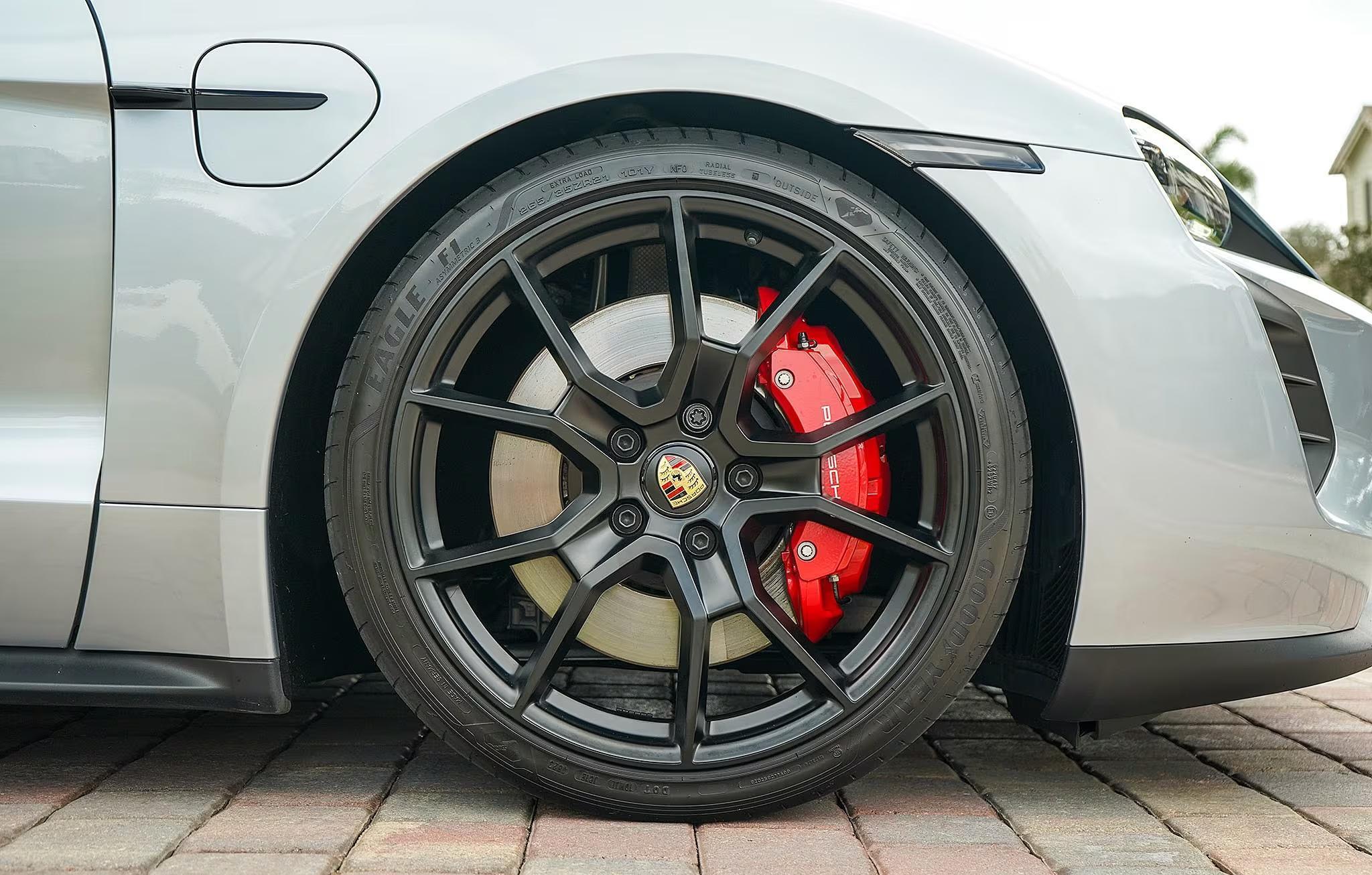 2024 Porsche Taycan GTS