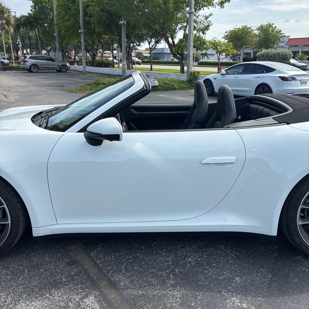 2023 Porsche 911 Carrera Cabriolet