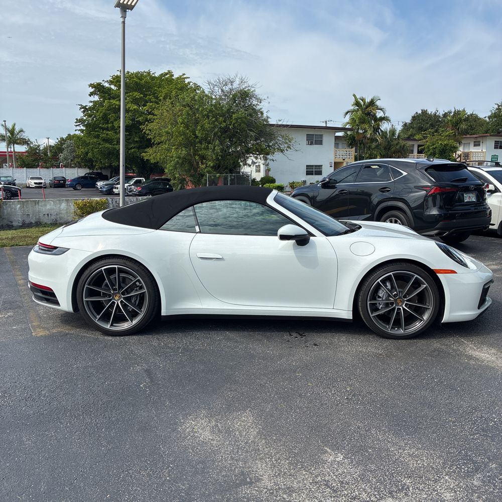 2023 Porsche 911 Carrera Cabriolet