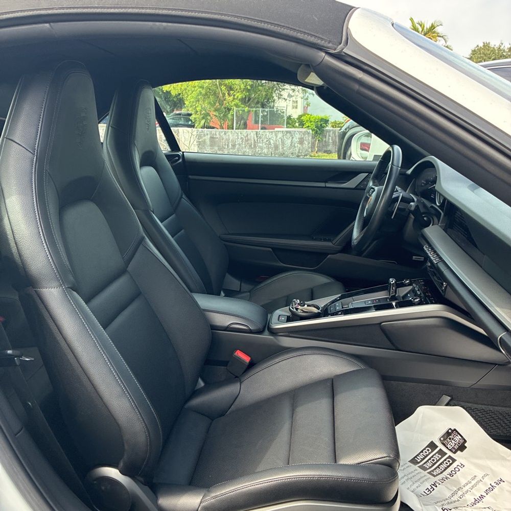 2023 Porsche 911 Carrera Cabriolet