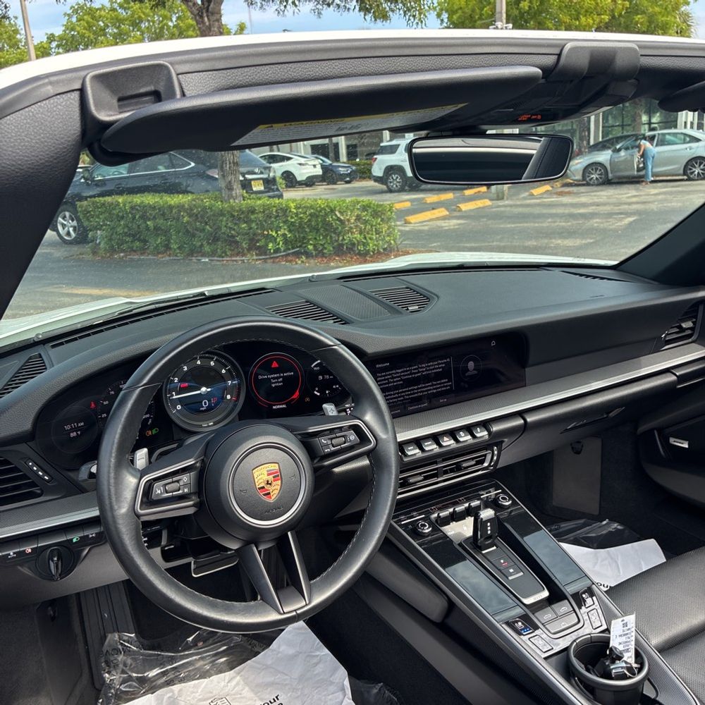 2023 Porsche 911 Carrera Cabriolet