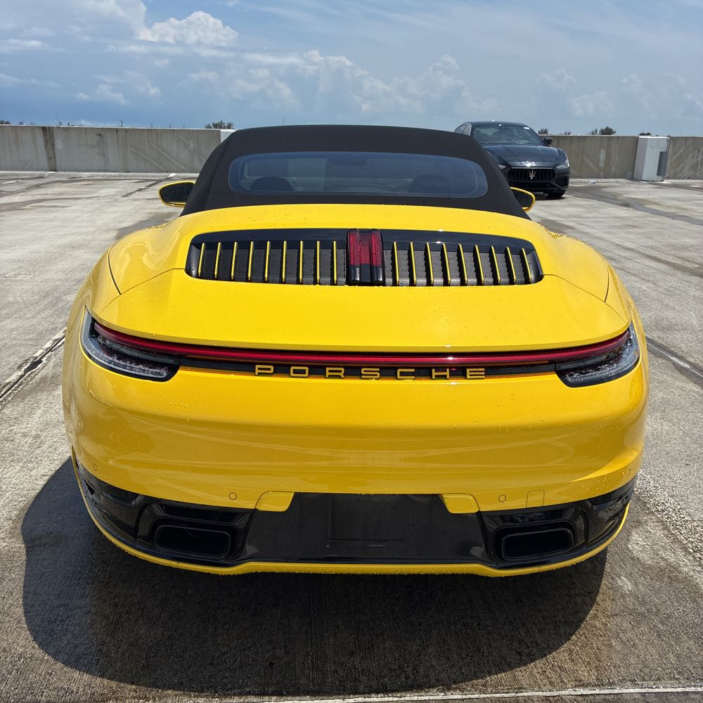 2022 Porsche 911 Carrera Cabriolet