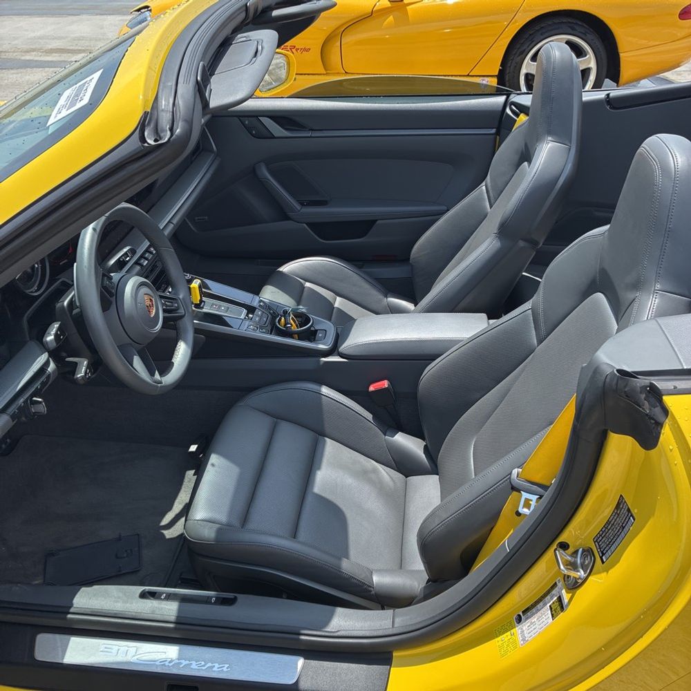 2022 Porsche 911 Carrera Cabriolet