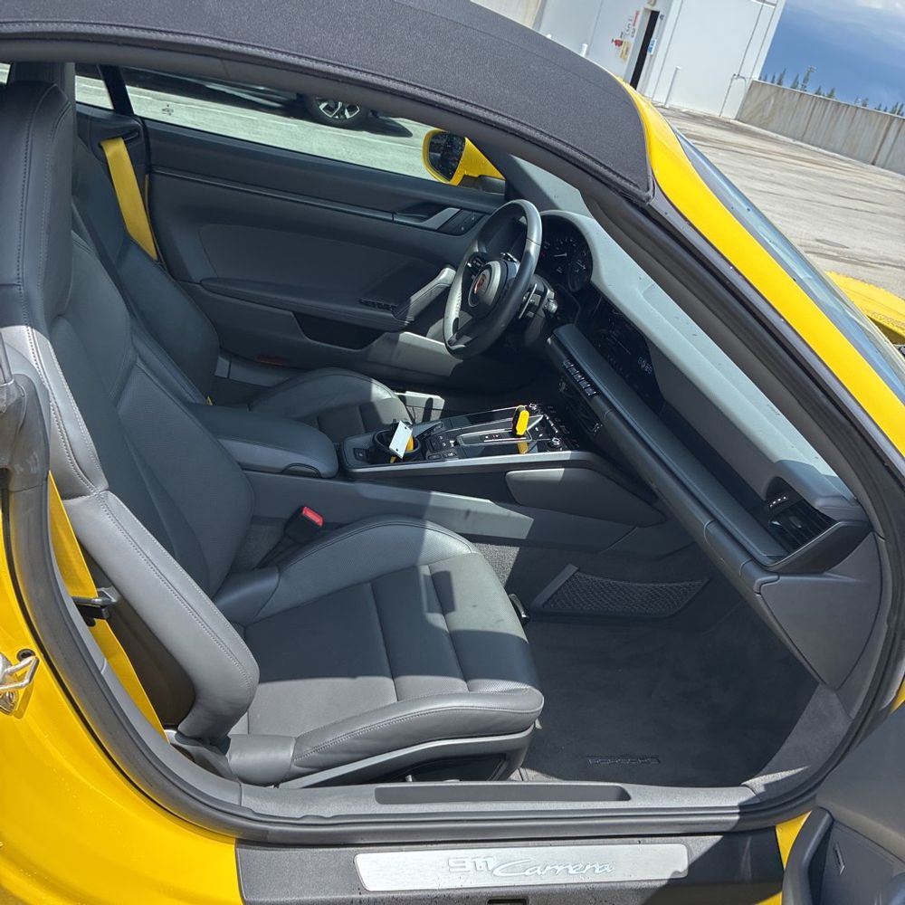 2022 Porsche 911 Carrera Cabriolet