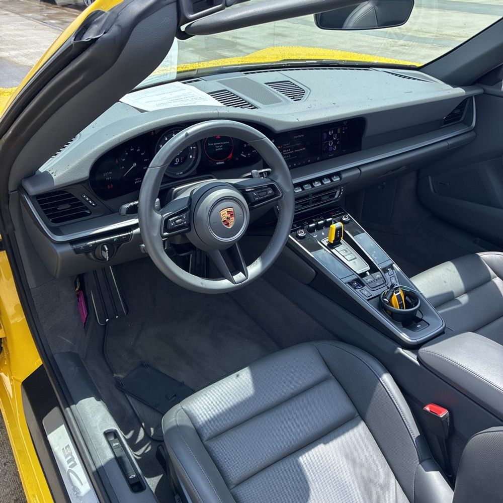 2022 Porsche 911 Carrera Cabriolet