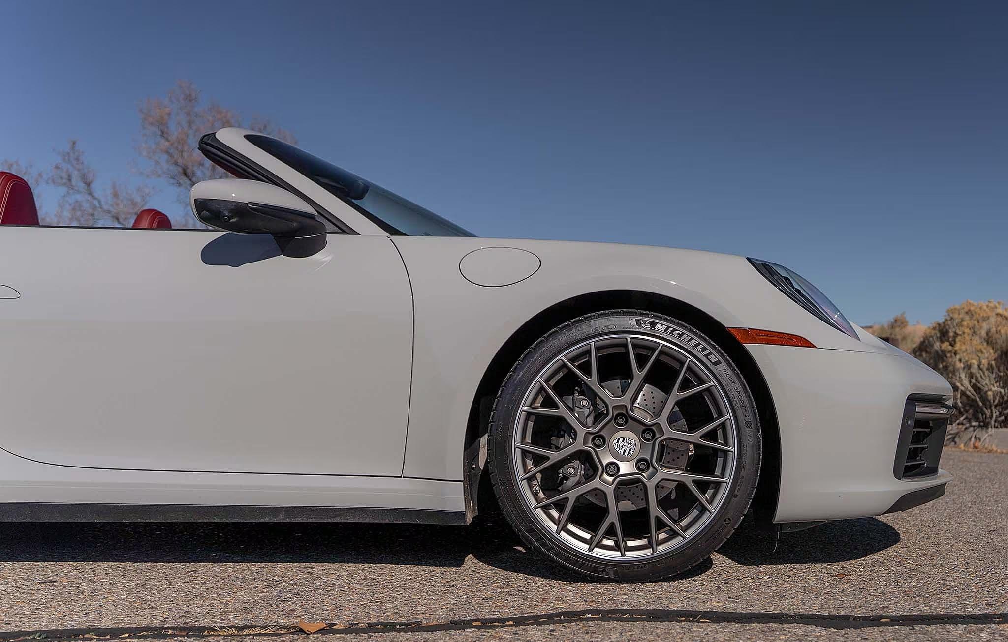 2024 Porsche 911 Carrera Cabriolet