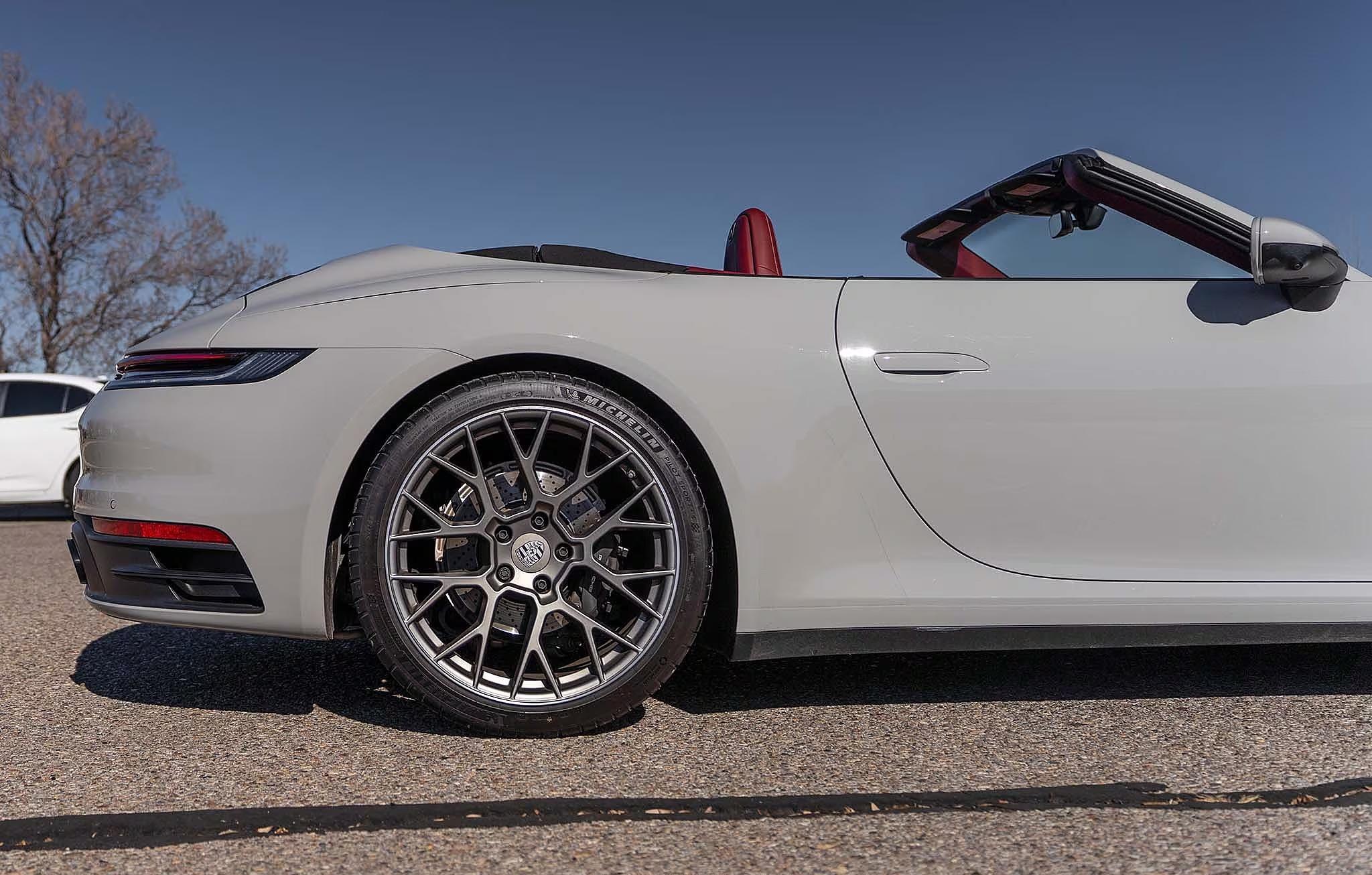 2024 Porsche 911 Carrera Cabriolet