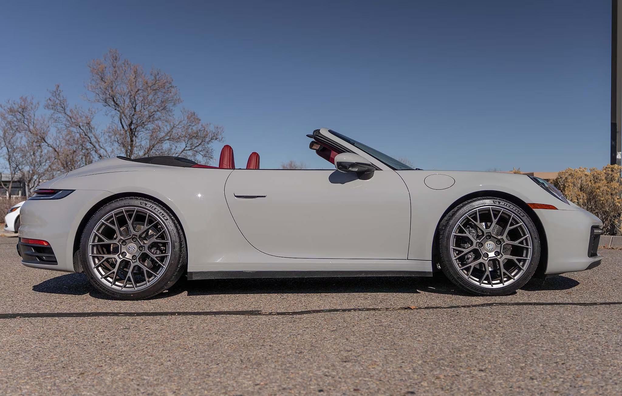 2024 Porsche 911 Carrera Cabriolet