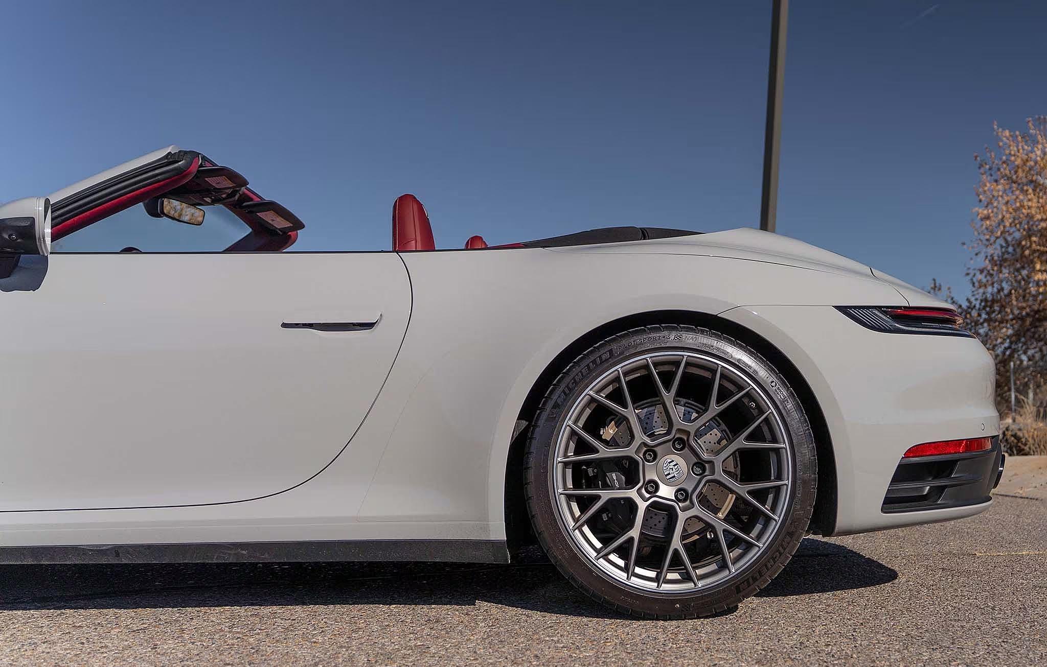 2024 Porsche 911 Carrera Cabriolet