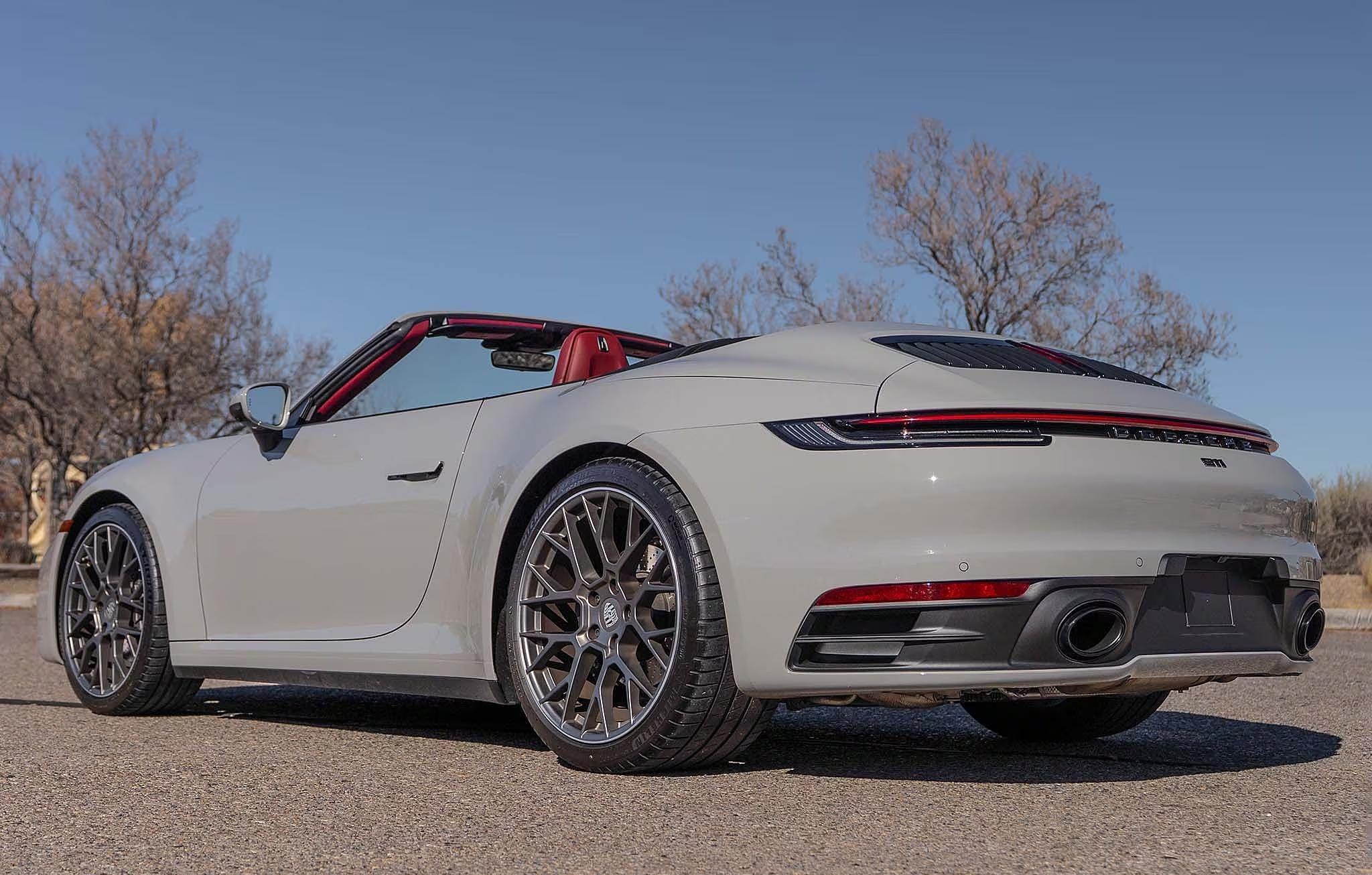 2024 Porsche 911 Carrera Cabriolet