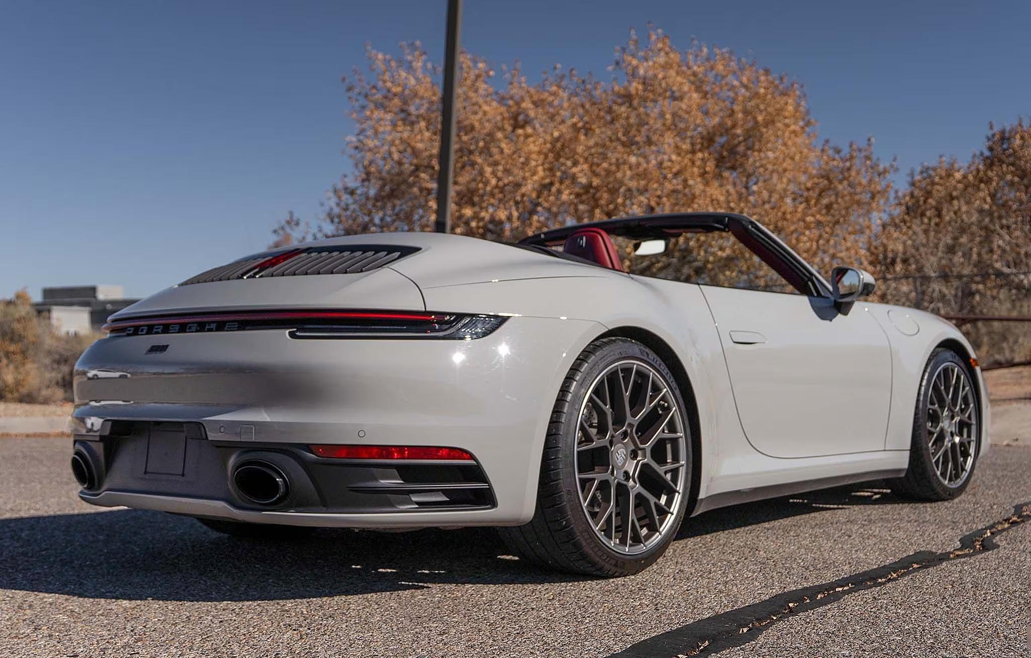 2024 Porsche 911 Carrera Cabriolet