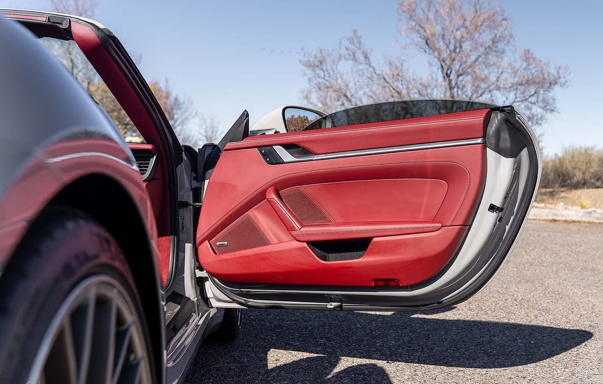 2024 Porsche 911 Carrera Cabriolet
