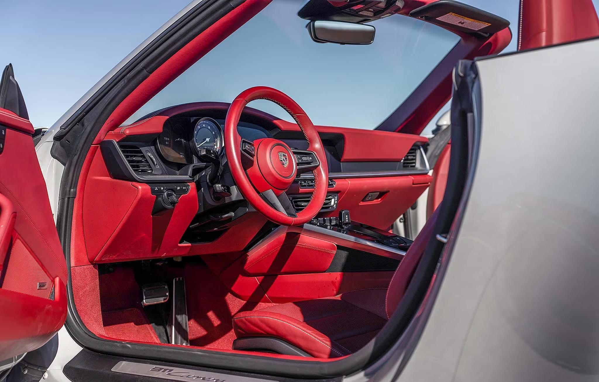 2024 Porsche 911 Carrera Cabriolet