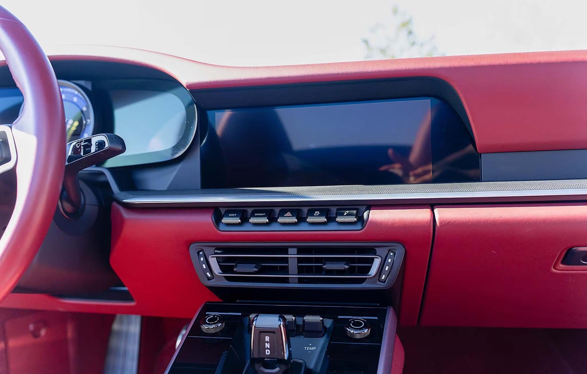 2024 Porsche 911 Carrera Cabriolet