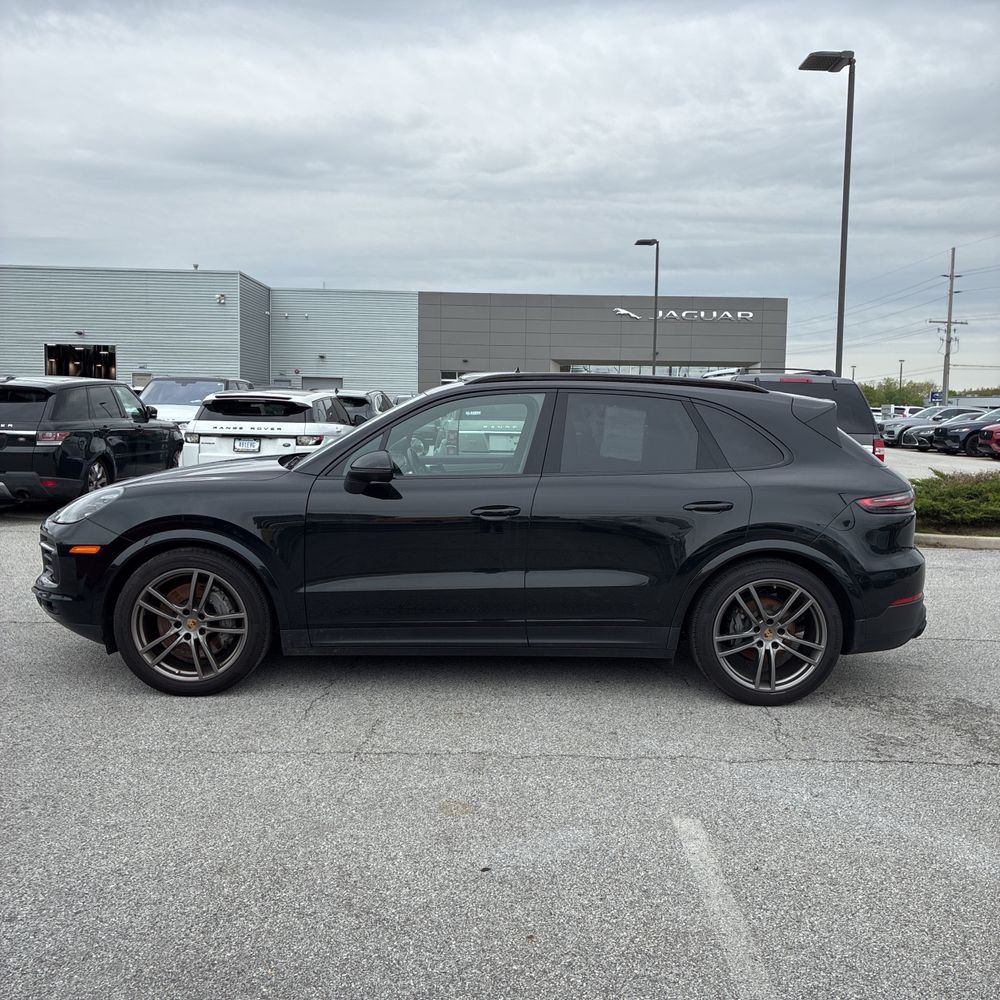 2023 Porsche Cayenne S Platinum Edition