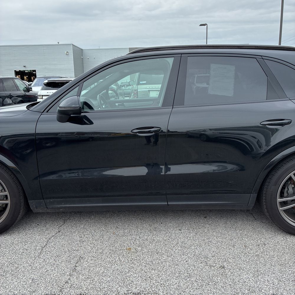 2023 Porsche Cayenne S Platinum Edition