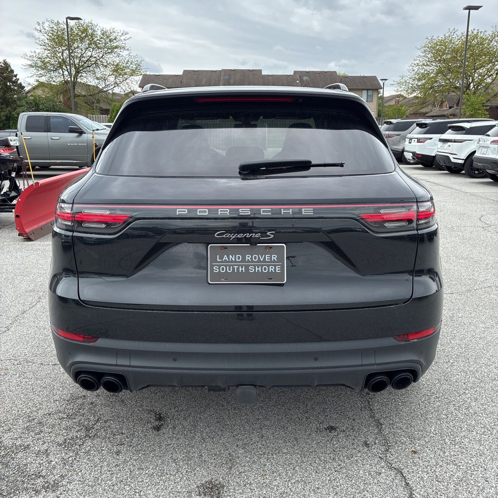 2023 Porsche Cayenne S Platinum Edition