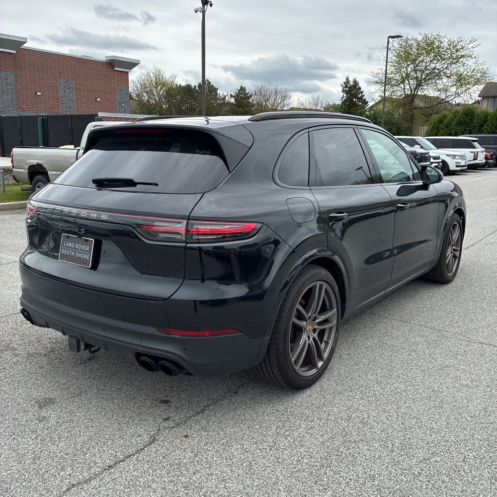 2023 Porsche Cayenne S Platinum Edition