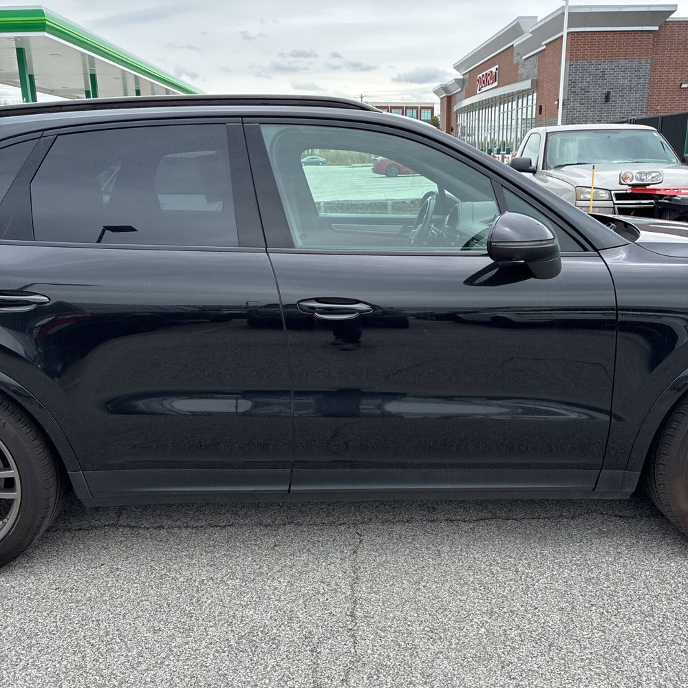 2023 Porsche Cayenne S Platinum Edition