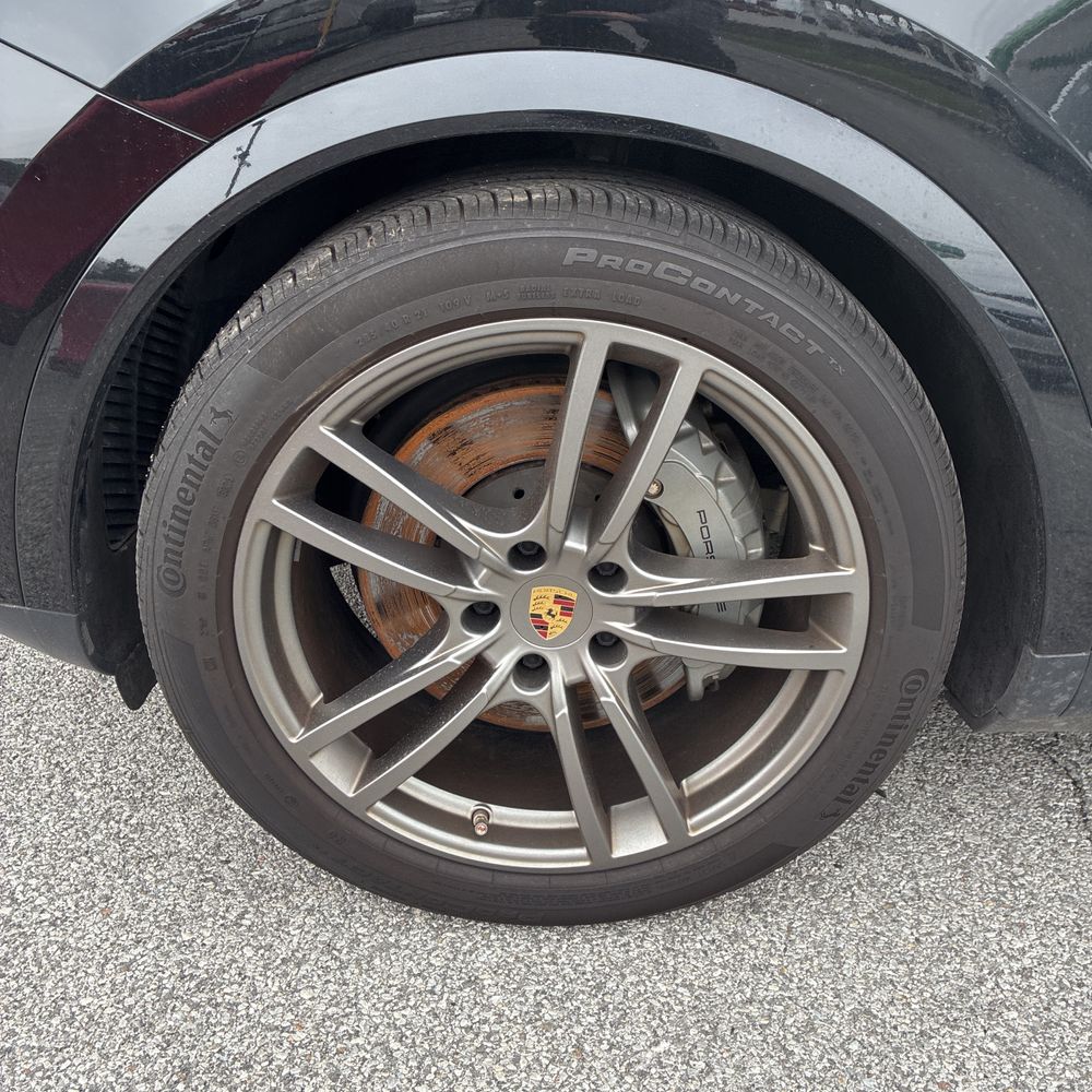 2023 Porsche Cayenne S Platinum Edition