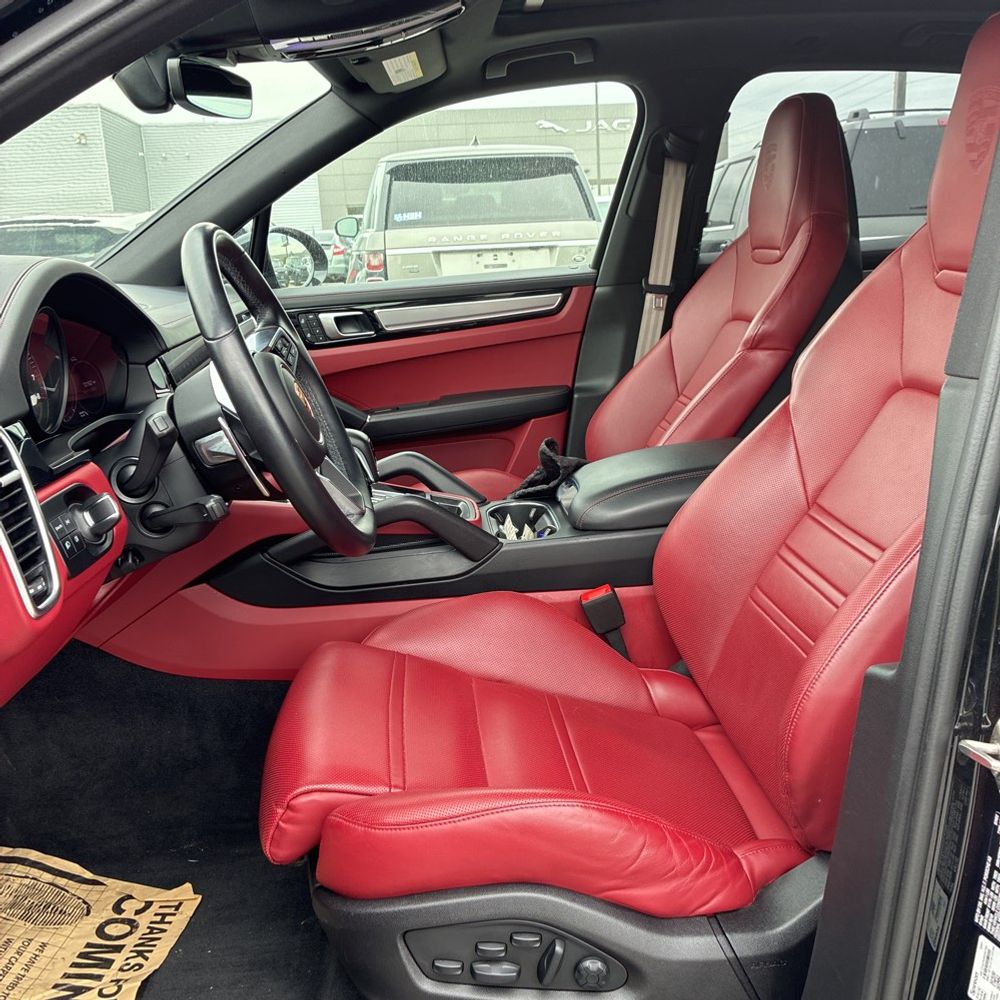 2023 Porsche Cayenne S Platinum Edition