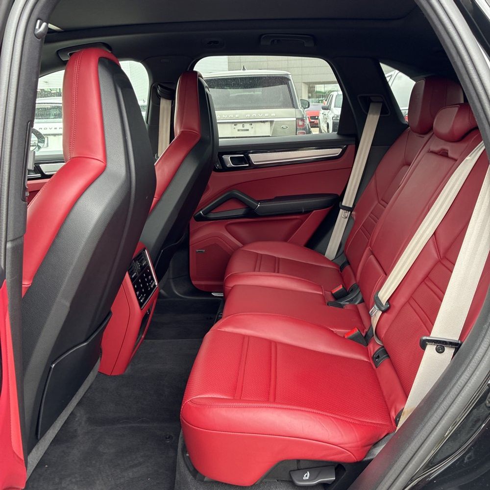 2023 Porsche Cayenne S Platinum Edition