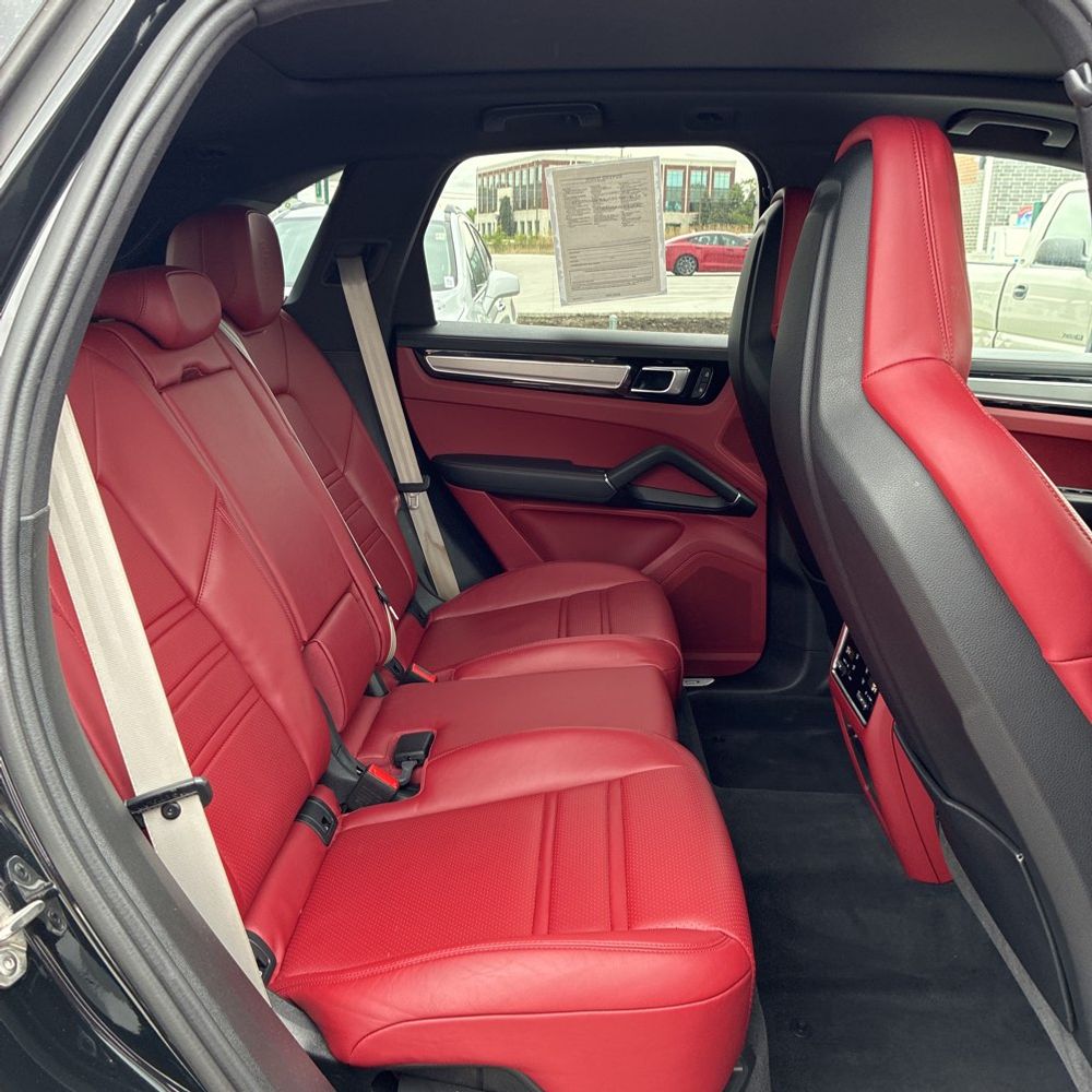2023 Porsche Cayenne S Platinum Edition