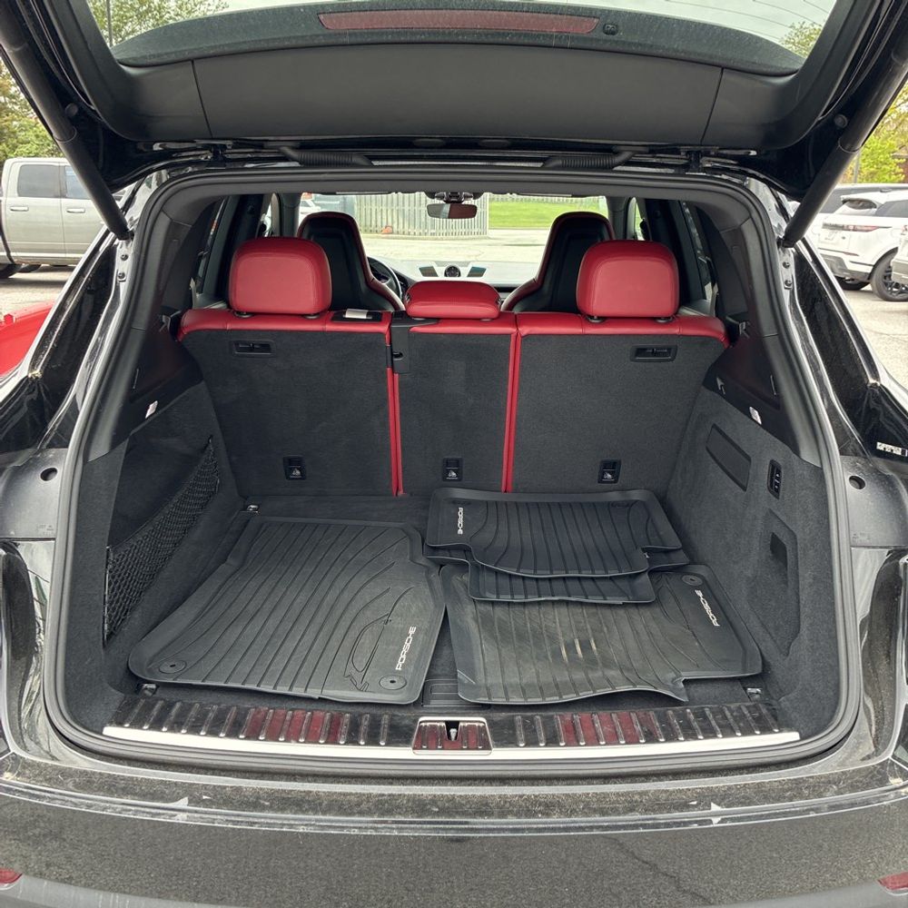 2023 Porsche Cayenne S Platinum Edition