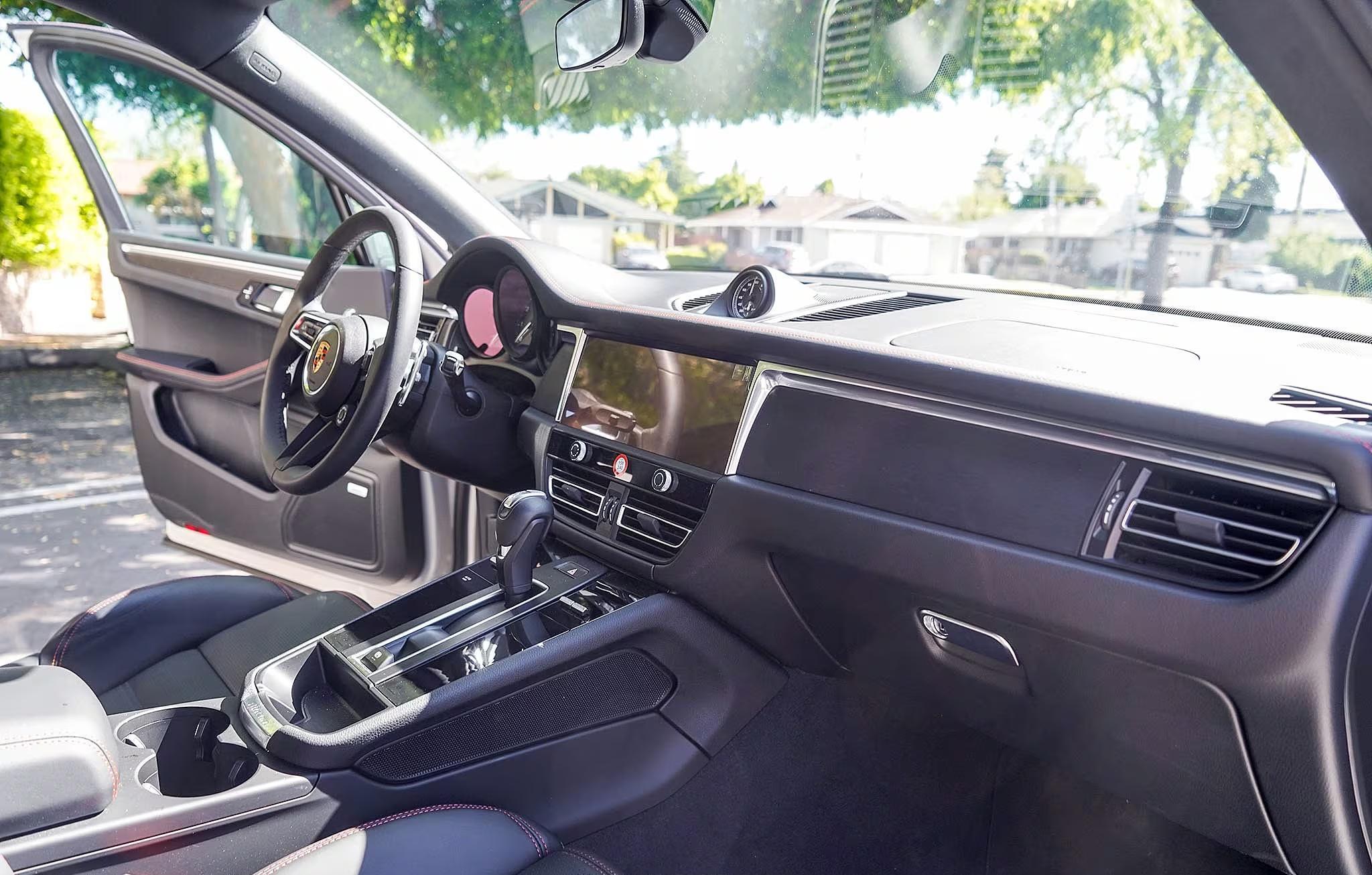 2025 Porsche Macan GTS