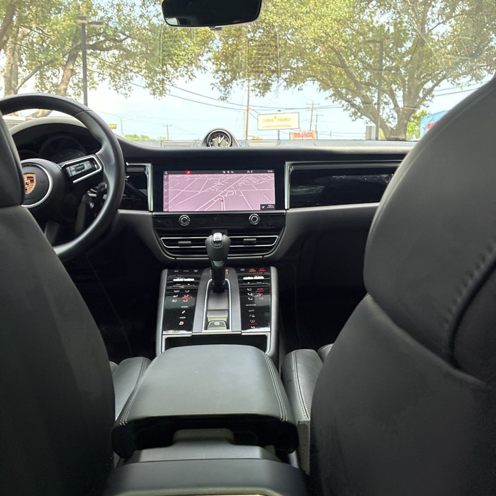 2022 Porsche Macan S