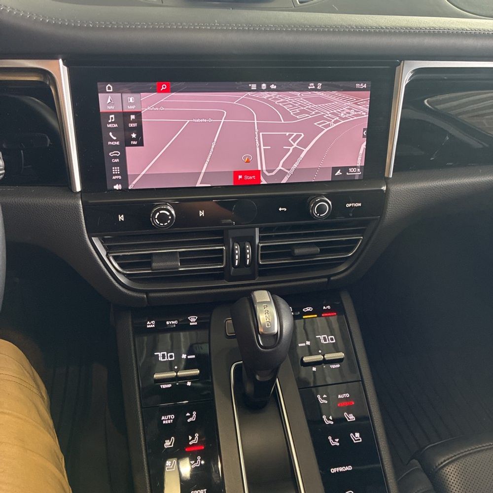 2022 Porsche Macan S