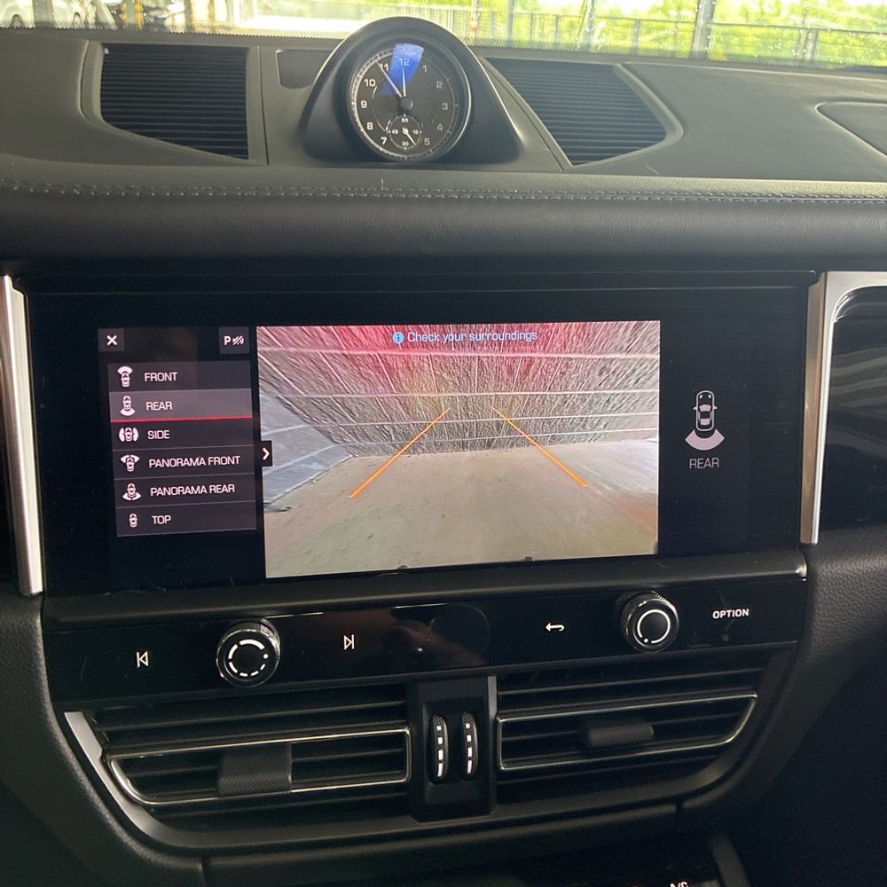 2022 Porsche Macan S