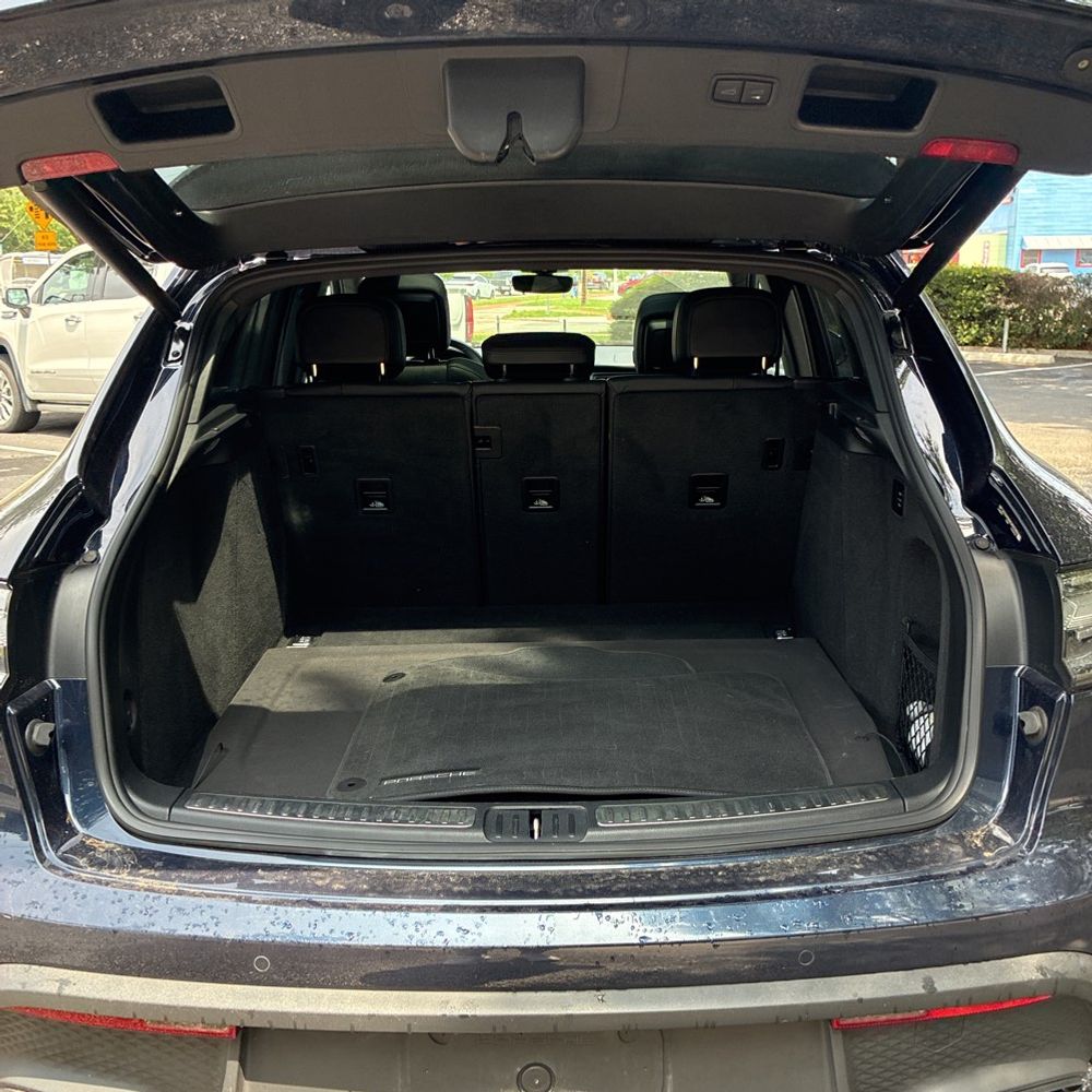 2022 Porsche Macan S